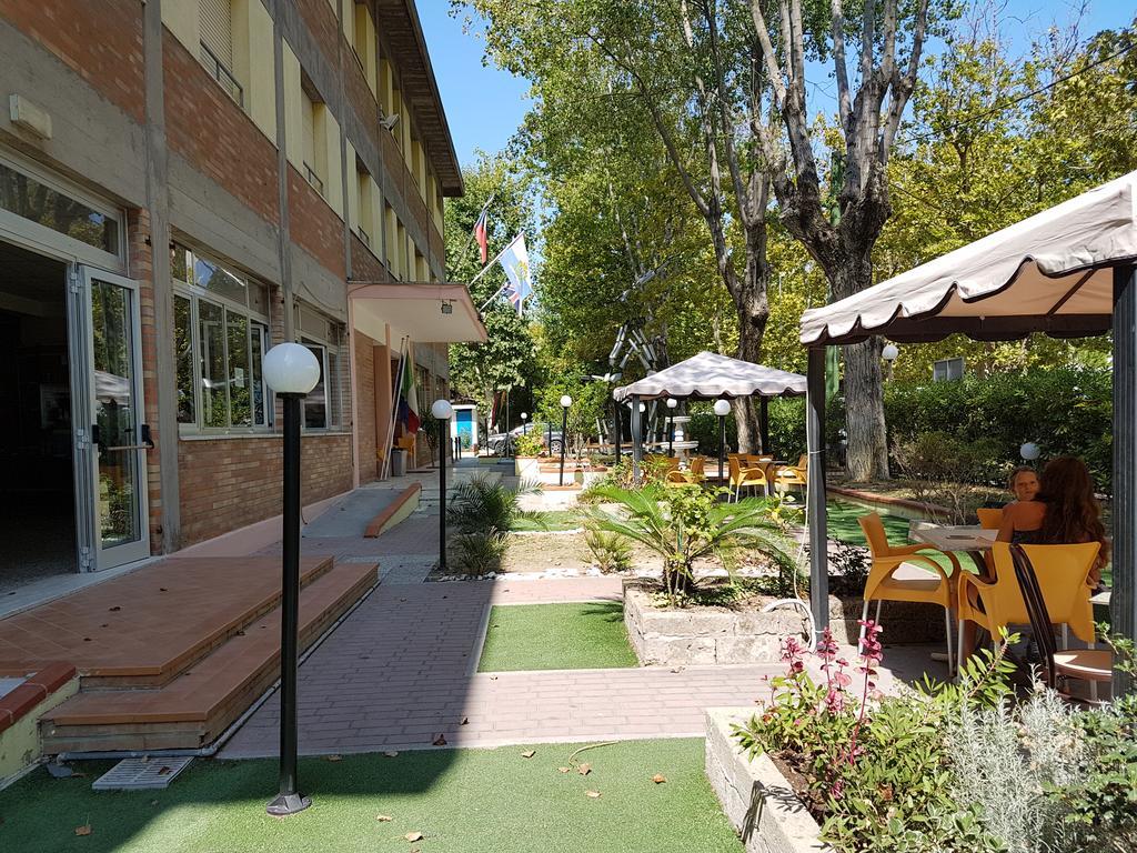 Villaggio Accademia Чезенатіко Екстер'єр фото